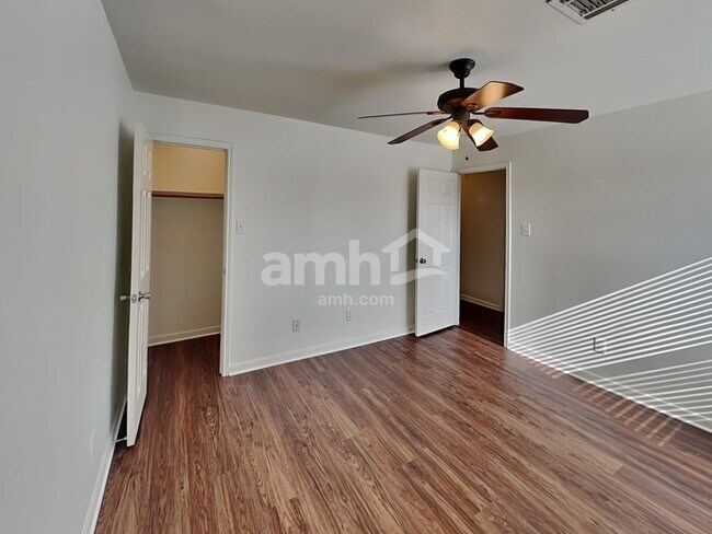 Building Photo - 4345 Medina River Loop