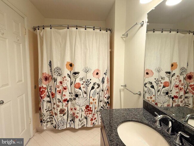 Building Photo - 71 Oak Knoll Dr