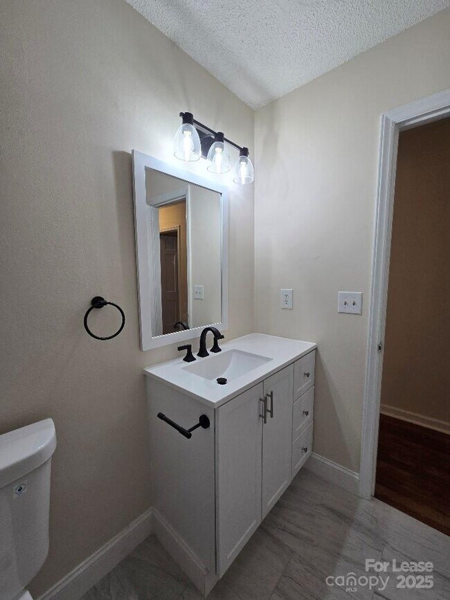 Building Photo - 3738 Sweetgrass Ln