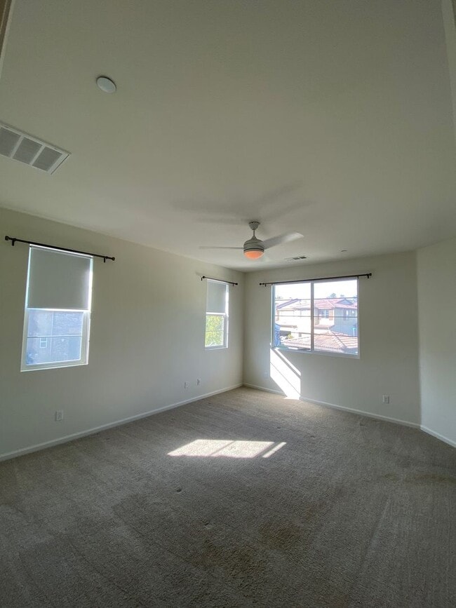 Building Photo - Executive and Upgraded 3-Bedroom Townhome in South Temecula!