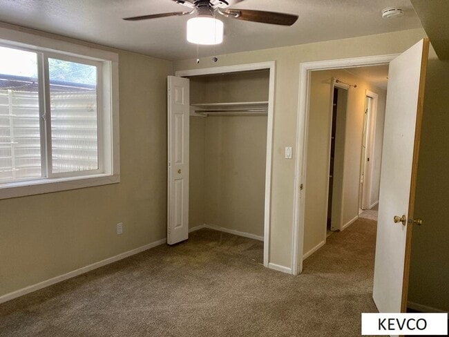 Building Photo - Spacious Home in Campus West!