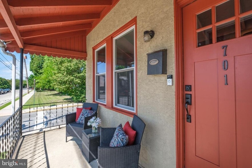 Building Photo - 701 E Barnard St