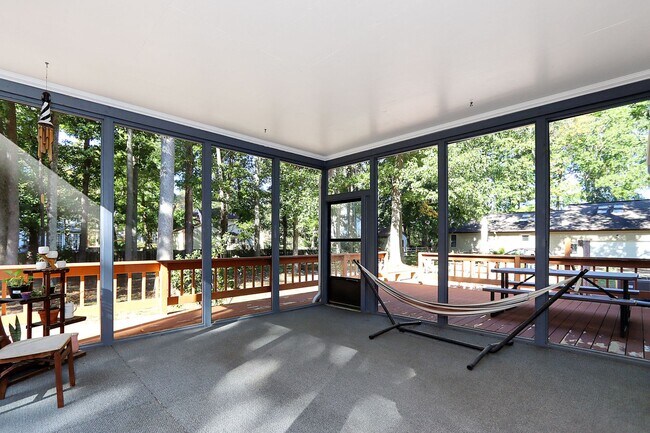 Building Photo - 103 Jonquil Ct
