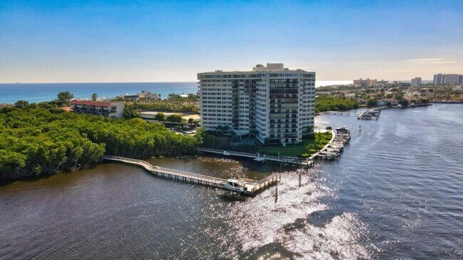 Building Photo - 3912 S Ocean Blvd