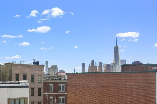 Building Photo - 231 Grand St