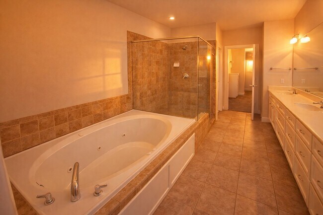 Building Photo - 2710 Hullsmith Dr