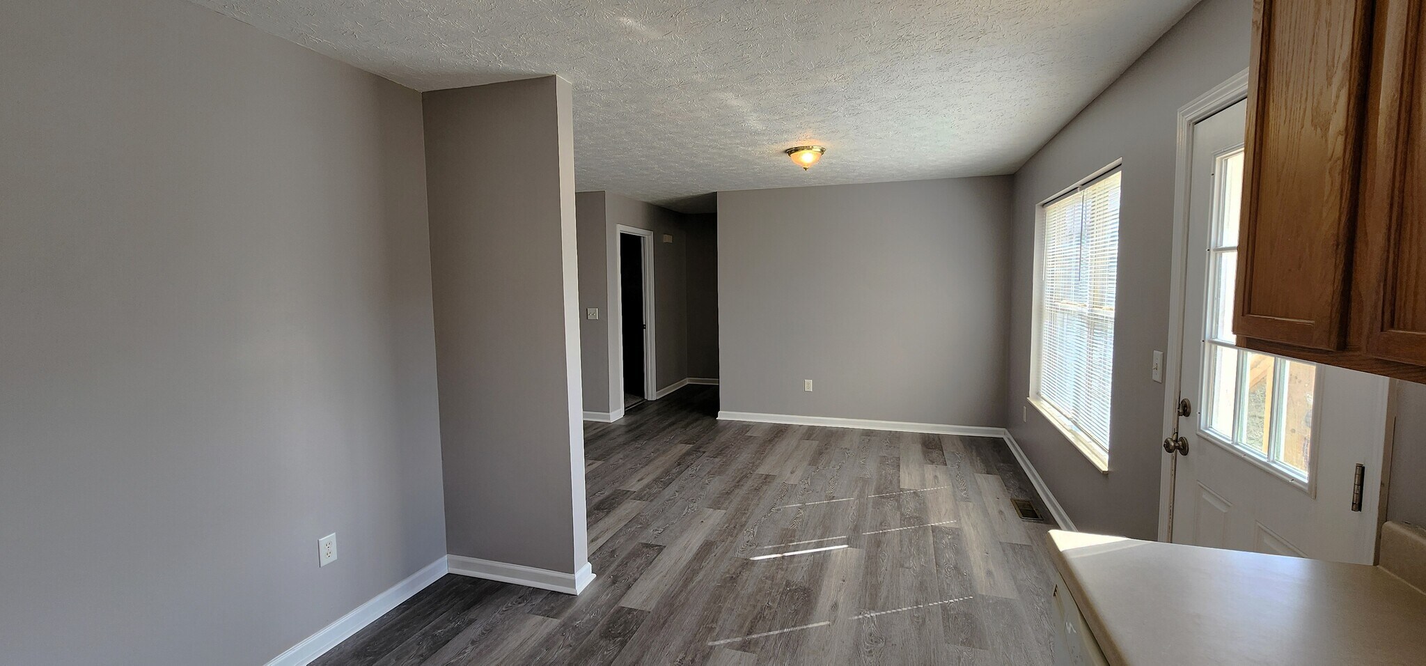 Building Photo - 1984 River Vista Cir