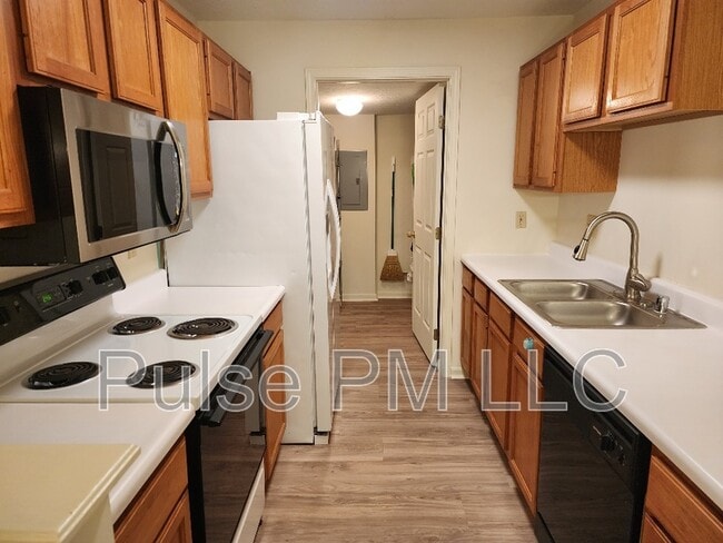 Building Photo - 135 Dale Hollow Dr