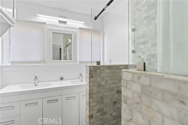 Building Photo - 327 Normandy Pl