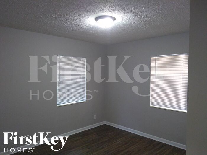Building Photo - 4106 N Terrace Dr