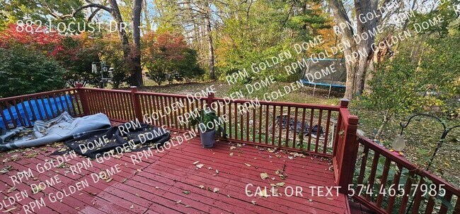 Building Photo - 882 Locust Dr