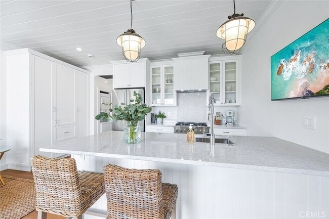 Building Photo - 358 Cliff Dr