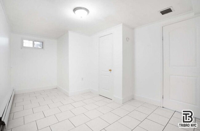 Building Photo - 4 bedroom in Brooklyn NY 11207
