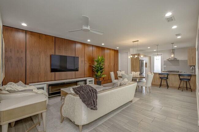 Building Photo - 423 Deer Path Lp