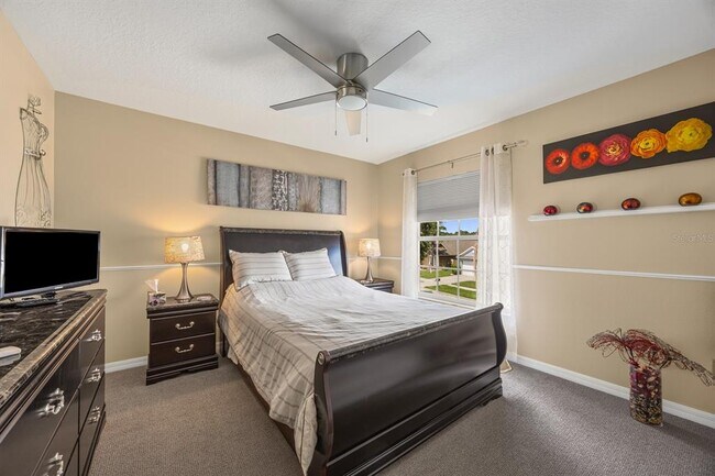 Building Photo - 324 Bonville Dr