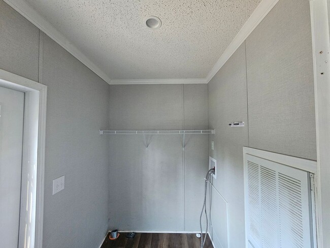 Building Photo - New Listing !!!