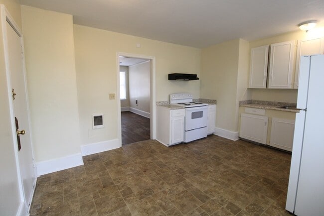 Building Photo - 304 Loring Dr