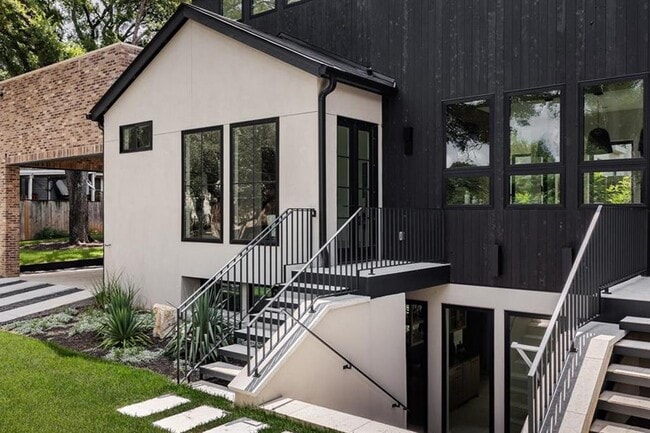 Building Photo - 1501 Rockmoor Ave