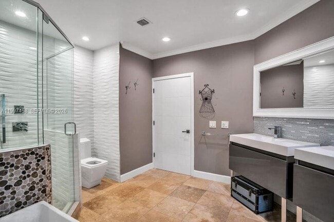 Building Photo - 7405 SW 79th Ct