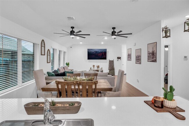 Building Photo - 6308 Astoria Pk Ln