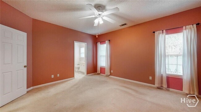 Building Photo - 15 Olde Towne Pl Dr