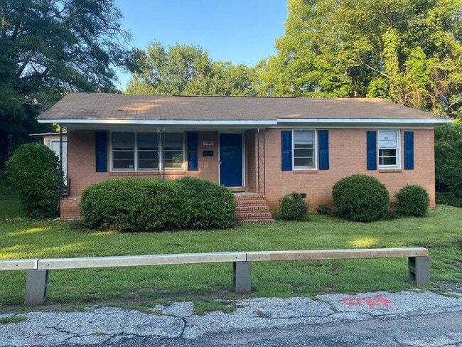 Primary Photo - 808 Bess St