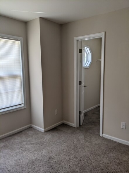 Building Photo - 5229 Woodbrier St