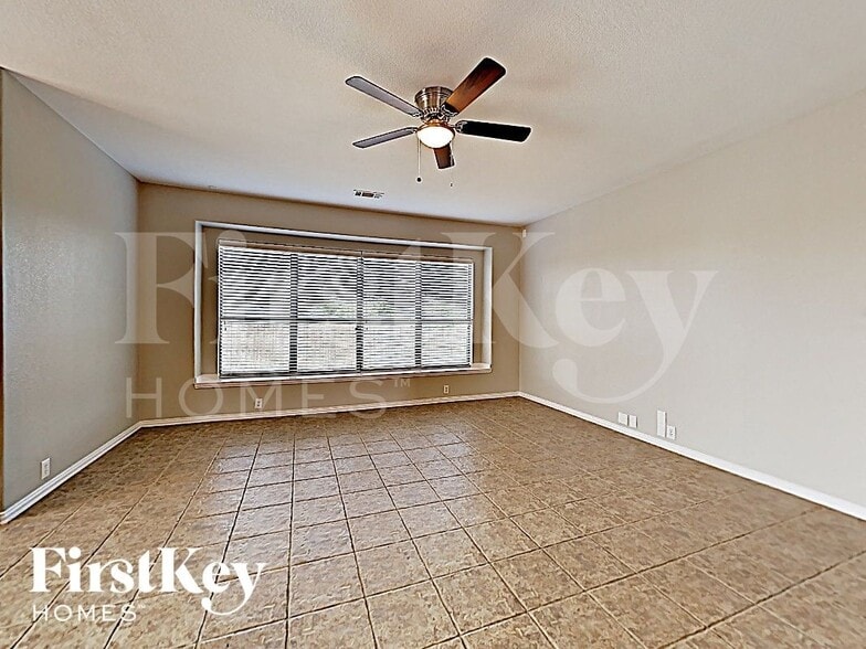 Building Photo - 816 Cutting Horse Dr