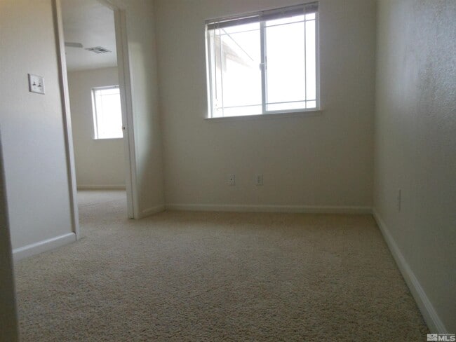 Building Photo - 693 Desert Springs Ct