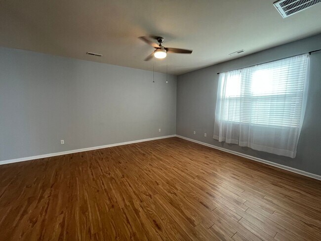 Building Photo - 275 Cameron St