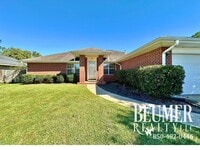 Building Photo - Beautiful 3Bed/2Bath Home Close to Correy Station