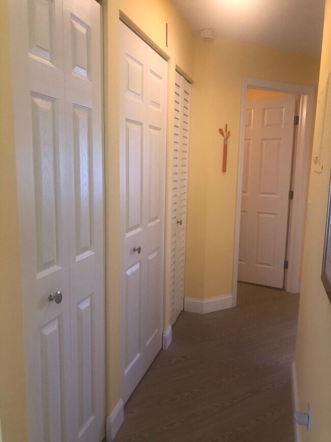 Building Photo - 4330 Pinebrook Cir
