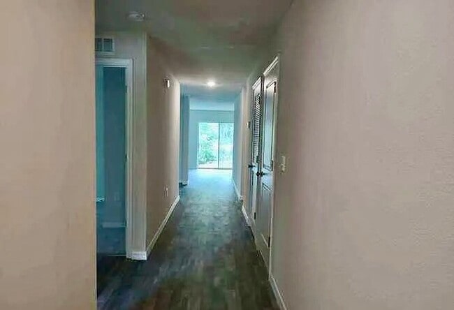 Building Photo - 6248 N Chestnut Terrace