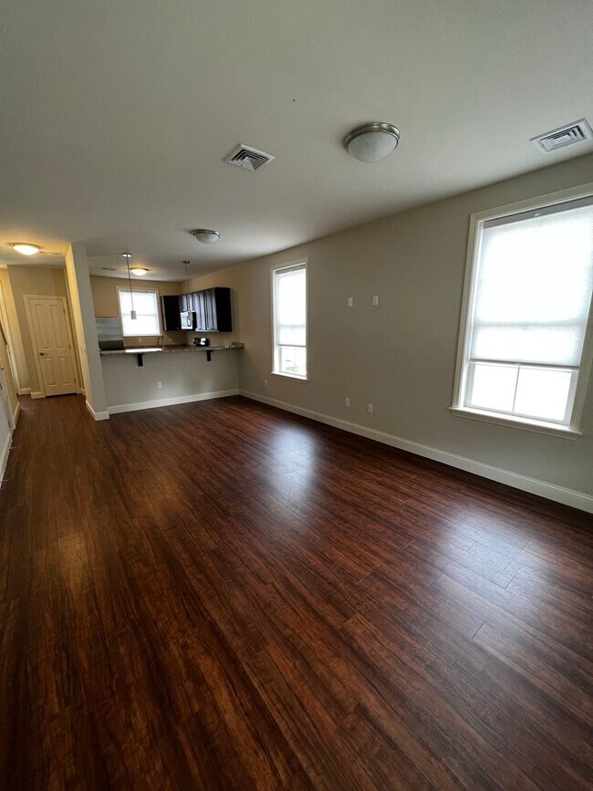 Building Photo - 251 Bayberry Cir