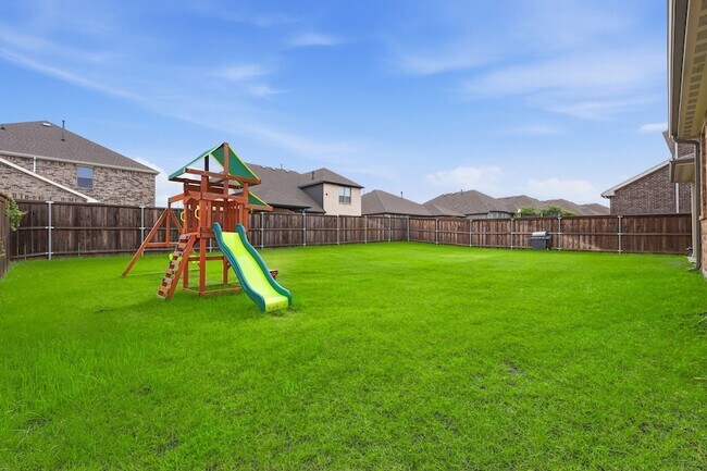 Building Photo - 1728 Pegasus Dr