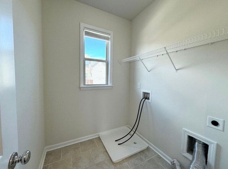 Building Photo - 3668 Hidden Valley Cir