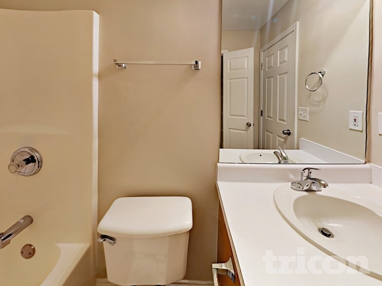 Building Photo - 3151 Peartree Dr