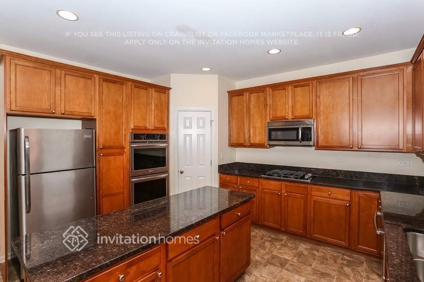 Building Photo - 3031 Chalkstone Ave