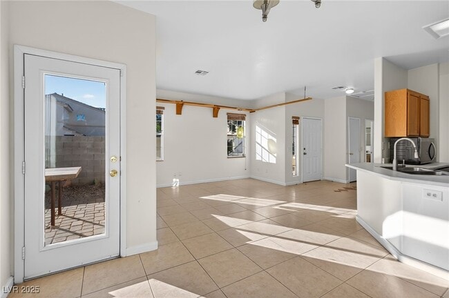 Building Photo - 7820 Strong Water Ct