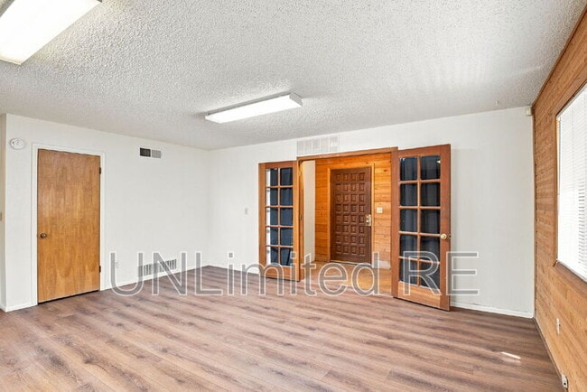 Building Photo - 1410 Inverrary Way