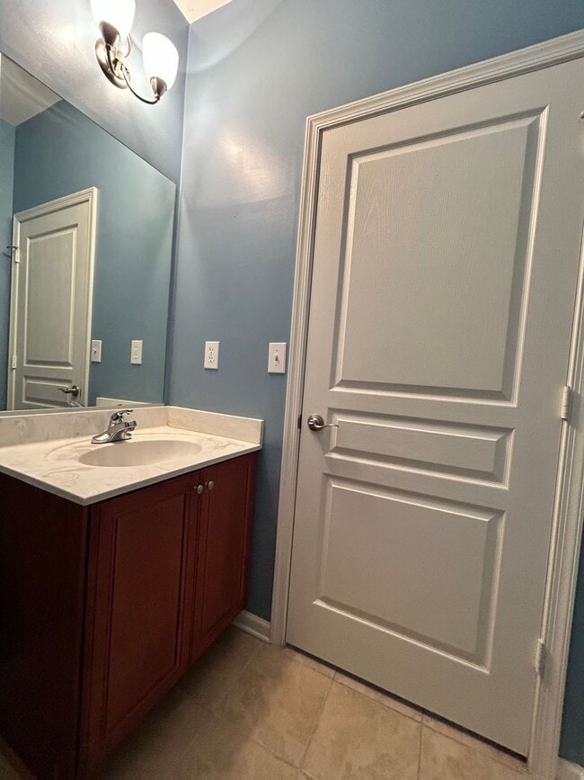 Building Photo - Welcome to this charming house "ASK ABOUT OUR ZERO DEPOSIT"