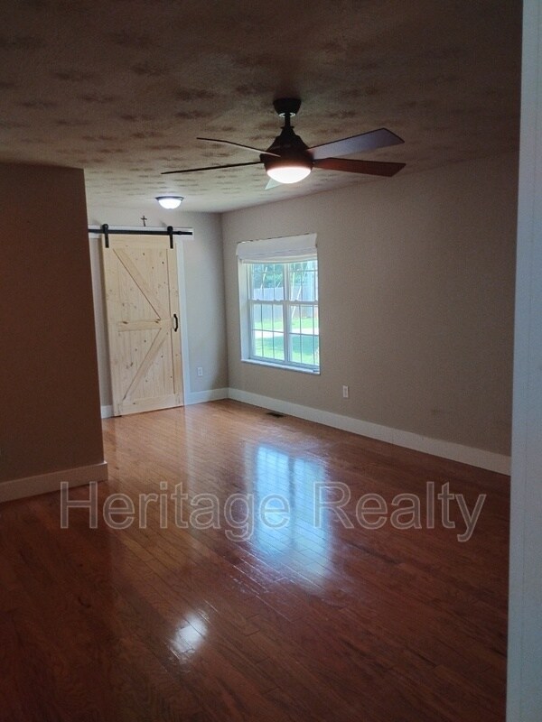 Building Photo - 2707 Lady Bug Ln
