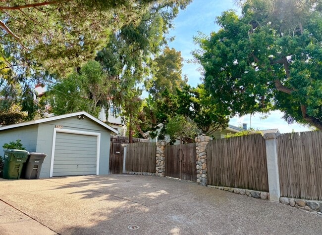 Building Photo - Secluded 3 Bedroom House in Encinitas