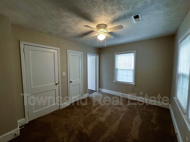 Building Photo - 217 N Virginia Ave