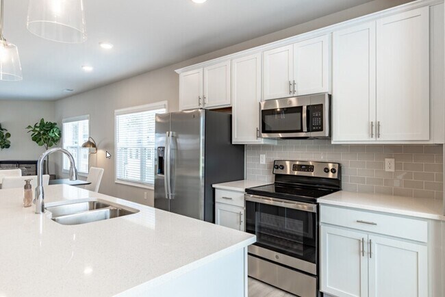 Building Photo - 862 Calvin Pk Dr