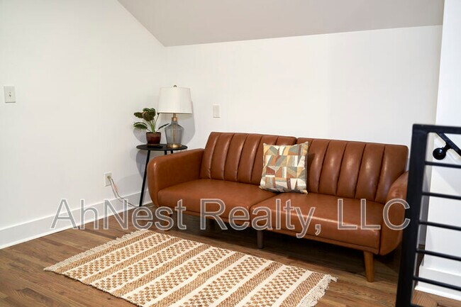 Building Photo - 1458 Beecher St SW