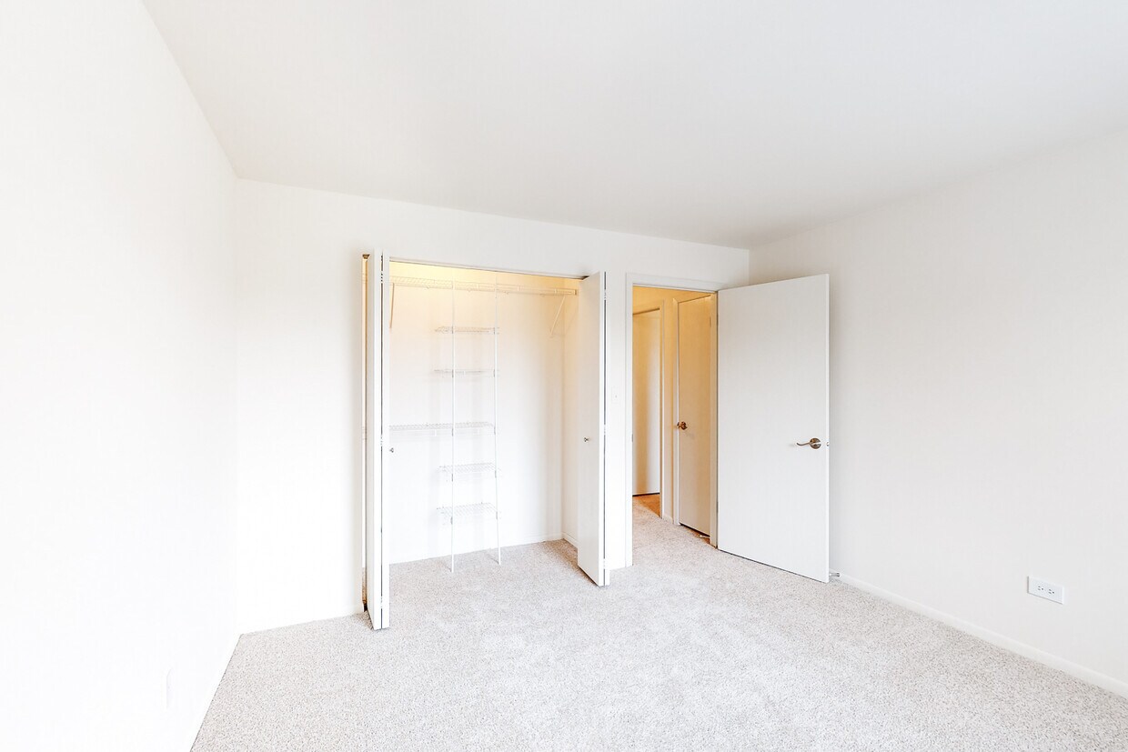 Remington Place Apartments Schaumburg