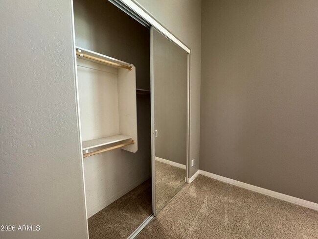 Building Photo - 3172 E Birchwood Pl