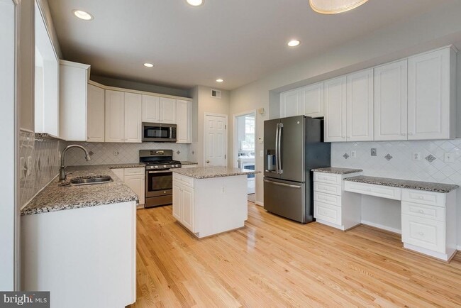 Building Photo - 12798 Thacker Hill Ct