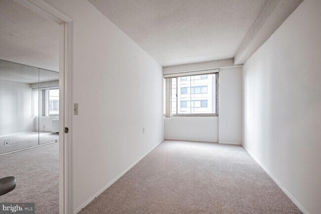 Building Photo - 5500 Friendship Blvd